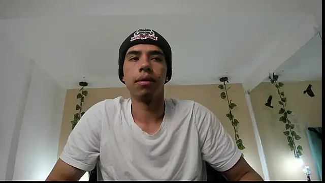 Snapshot of Muscle_Scott chatting on 10.28.25 Muscle Scott online show from 10.28.25