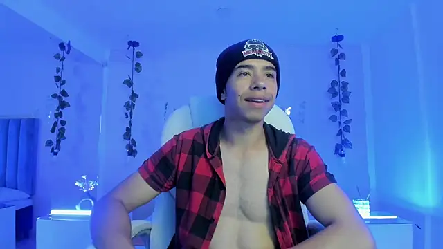 Snapshot of Muscle_Scott chatting on 11.01.25 Muscle Scott online show from 11.01.25