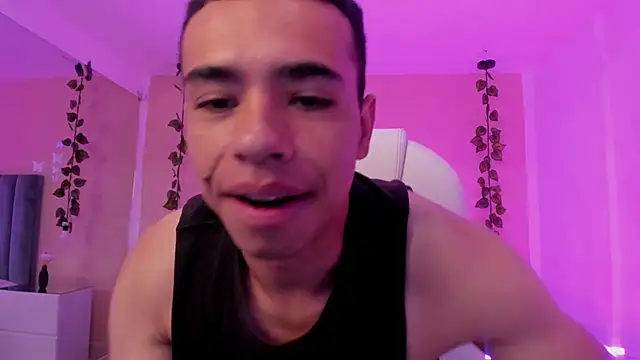 Snapshot of Muscle_Scott chatting on 11.02.25 Muscle Scott online show from 11.02.25