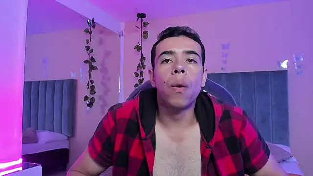 Snapshot of Muscle_Scott chatting on 11.23.25 Muscle Scott online show from 11.23.25