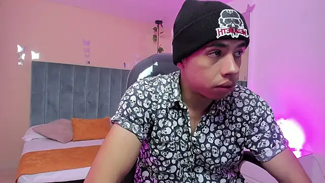 Snapshot of Muscle_Scott chatting on 12.03.25 Muscle Scott online show from 12.03.25