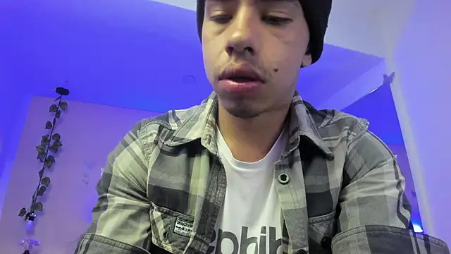 Snapshot of Muscle_Scott chatting on 12.18.25 Muscle Scott online show from 12.18.25