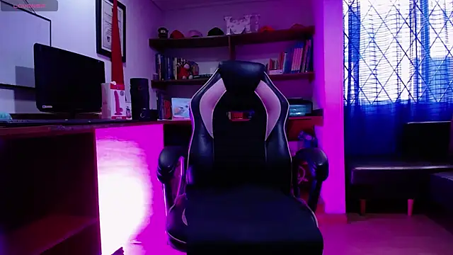 GretaVoss  online show from 10.28.25