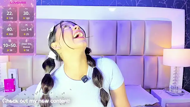 Snapshot of HatsaJones chatting on 02.10.26 HatsaJones online show from 02.10.26