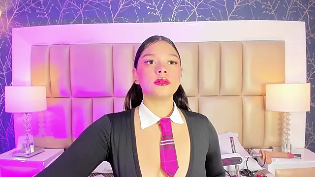 Snapshot of HatsaJones chatting on 03.05.26 HatsaJones online show from 03.05.26