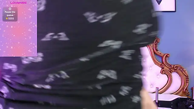 Snapshot of HatsaJones chatting on 03.17.26 HatsaJones online show from 03.17.26