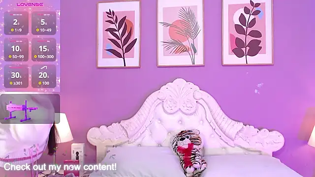 Snapshot of HatsaJones chatting on 03.19.26 HatsaJones online show from 03.19.26