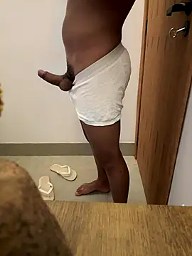 Snapshot of oconnnel chatting on 10.11.25 oconnnel online show from 10.11.25