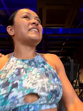 Snapshot of TiffanyyLam chatting on 10.20.25 TiffanyyLam online show from 10.20.25