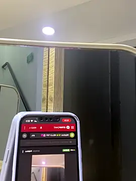 TiffanyyLam online show from 10.31.25