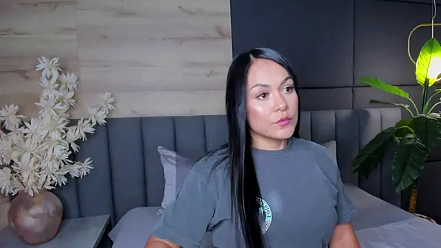 Snapshot of TiffanyyLam chatting on 02.16.26 TiffanyyLam online show from 02.16.26