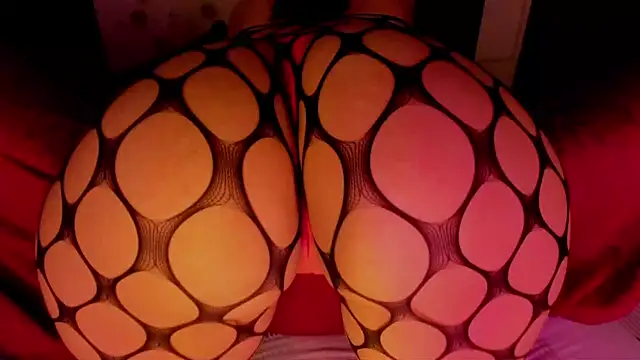 Snapshot of Gabby_Haze chatting on 12.17.25 Gabby Haze online show from 12.17.25