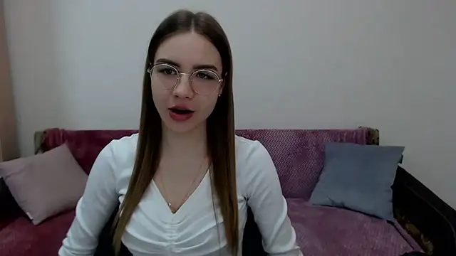 Snapshot of aSingleOne chatting on 10.08.25 aSingleOne online show from 10.08.25