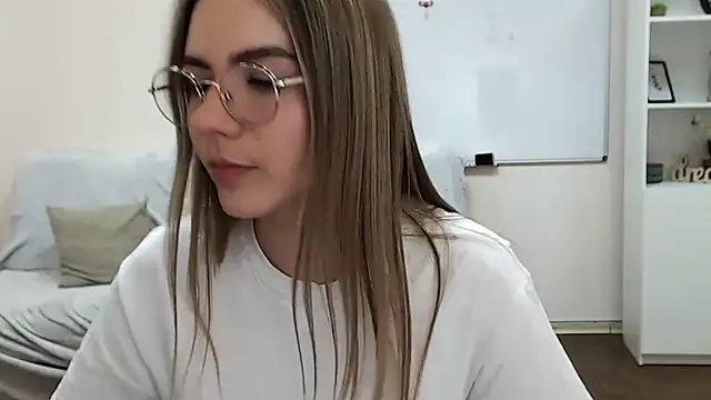 Snapshot of aSingleOne chatting on 10.29.25 aSingleOne online show from 10.29.25