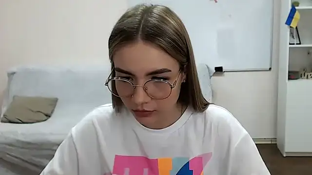 Snapshot of aSingleOne chatting on 11.05.25 aSingleOne online show from 11.05.25