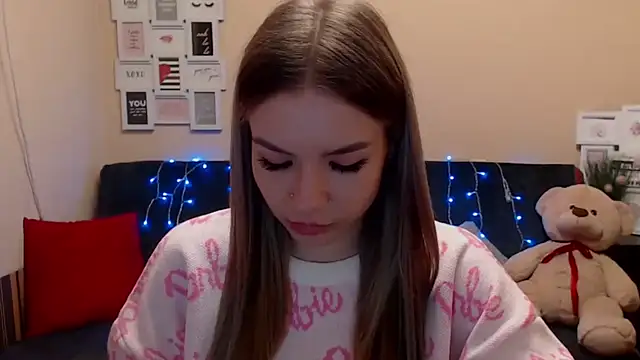 Snapshot of aSingleOne chatting on 03.05.26 aSingleOne online show from 03.05.26