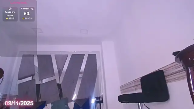 Snapshot of shantal_chocolet chatting on 11.09.25 shantal chocolet online show from 11.09.25