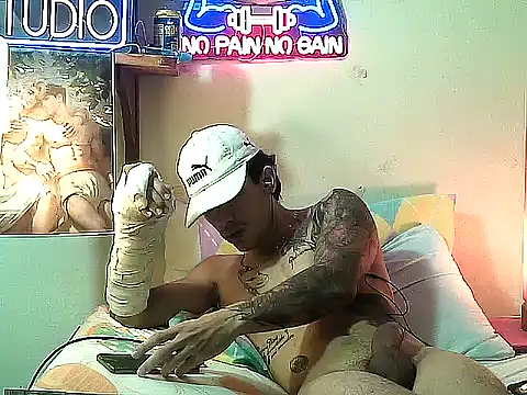 Snapshot of Strongcockfitness chatting on 01.17.26 Strongcockfitness online show from 01.17.26