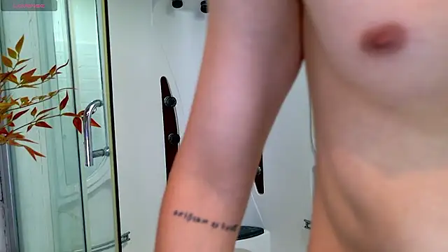 Snapshot of enzo_steel chatting on 03.01.26 enzo steel online show from 03.01.26