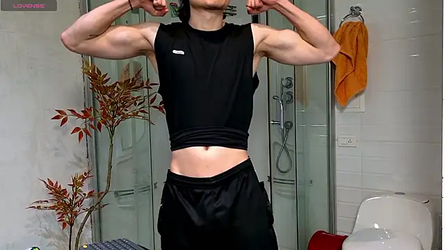 Snapshot of enzo_steel chatting on 03.07.26 enzo steel online show from 03.07.26