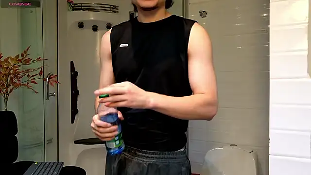 Snapshot of enzo_steel chatting on 03.14.26 enzo steel online show from 03.14.26