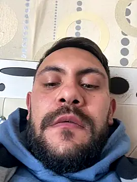 Snapshot of couplebest1 chatting on 12.15.25 couplebest1 online show from 12.15.25