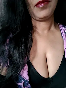 Snapshot of Deepa_Sharma143 chatting on 10.19.25 Deepa Sharma143 online show from 10.19.25