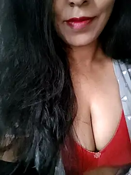 Snapshot of Deepa_Sharma143 chatting on 10.21.25 Deepa Sharma143 online show from 10.21.25