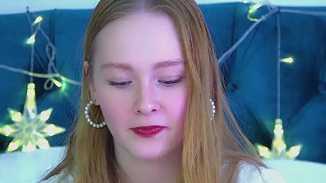 Snapshot of AgataFoxley chatting on 12.17.25 AgataFoxley online show from 12.17.25