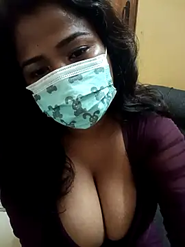 Snapshot of HAANNIAA chatting on 10.19.25 HAANNIAA online show from 10.19.25