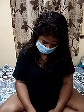 Snapshot of HAANNIAA chatting on 11.05.25 HAANNIAA online show from 11.05.25