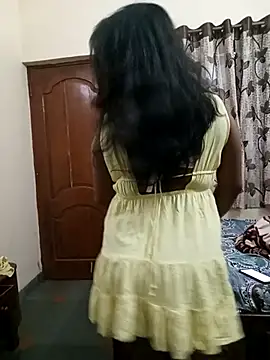 Snapshot of HAANNIAA chatting on 12.20.25 HAANNIAA online show from 12.20.25