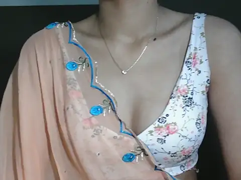 cute seemu online show from 09.30.25