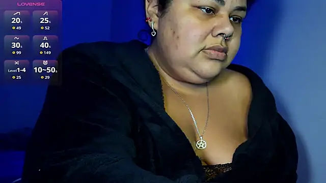 Snapshot of xlatinastar chatting on 06.23.26 xlatinastar online show from 06.23.26