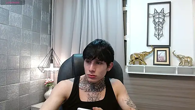 Snapshot of Iantwink18 chatting on 01.17.26 Iantwink18 online show from 01.17.26