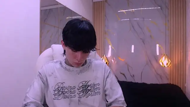 Iantwink18 online show from 03.12.26