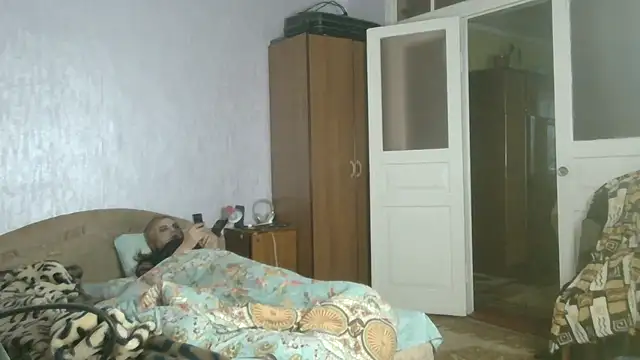 Snapshot of NiraFrost chatting on 10.22.25 NiraFrost online show from 10.22.25