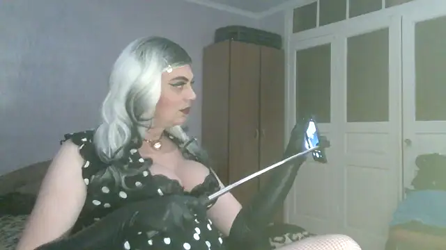 Snapshot of NiraFrost chatting on 02.11.26 NiraFrost online show from 02.11.26