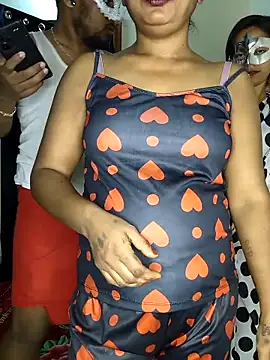 Snapshot of Family02 chatting on 09.20.25 Family02 online show from 09.20.25