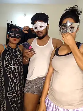 Snapshot of Family02 chatting on 09.27.25 Family02 online show from 09.27.25