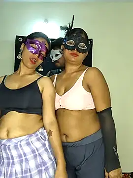 Snapshot of Family02 chatting on 10.17.25 Family02 online show from 10.17.25