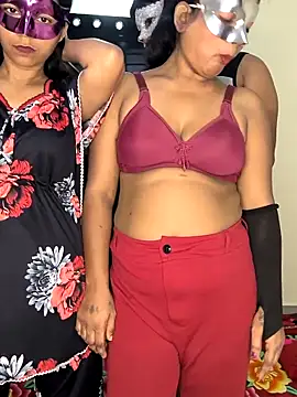 Snapshot of Family02 chatting on 10.21.25 Family02 online show from 10.21.25