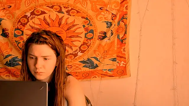 Snapshot of AliceCUNTach chatting on 06.06.26 AliceCUNTach online show from 06.06.26
