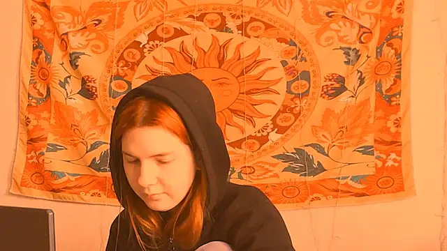 Snapshot of AliceCUNTach chatting on 06.19.26 AliceCUNTach online show from 06.19.26