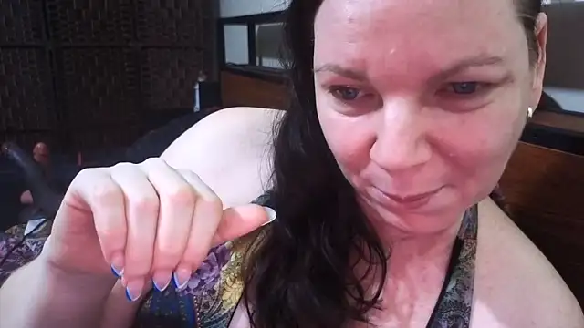 aussiepeaches online show from 10.24.25