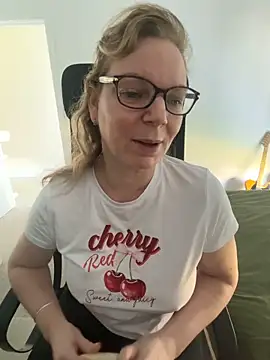 aussiepeaches online show from 06.08.26