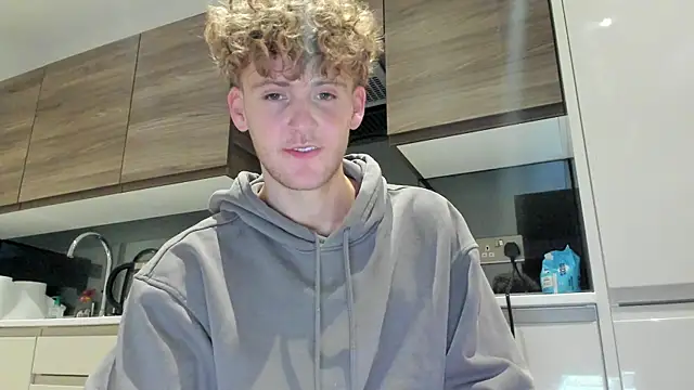 DominantAlex18 online show from 12.13.25