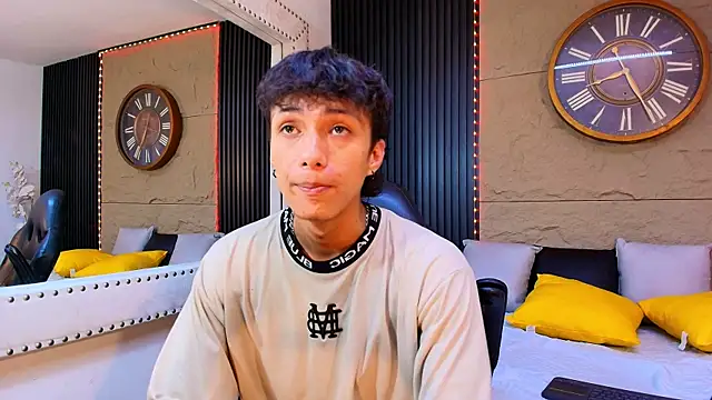 Lean Portman online show from 04.23.26