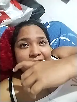 Snapshot of Angelly_ricura chatting on 11.22.25 Angelly ricura online show from 11.22.25