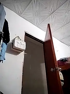 Snapshot of Angelly_ricura chatting on 12.21.25 Angelly ricura online show from 12.21.25